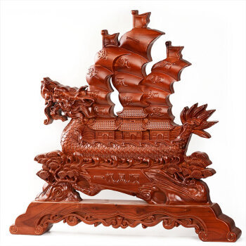 聚財納福，一帆風順——風水閣桃木龍船擺件的商務寓意與藝術價值